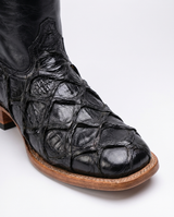 Onyx Pirarucu boot - scale-plate detail